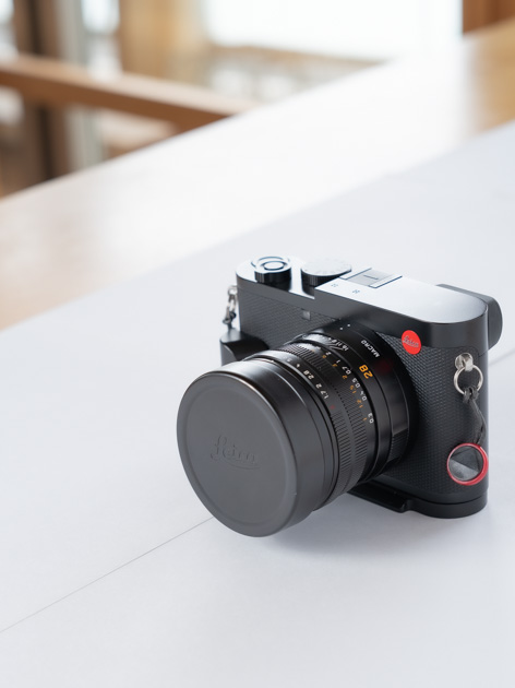 Leica Q2のレンズキャップをワンタッチ式に変更!メタル製レンズ