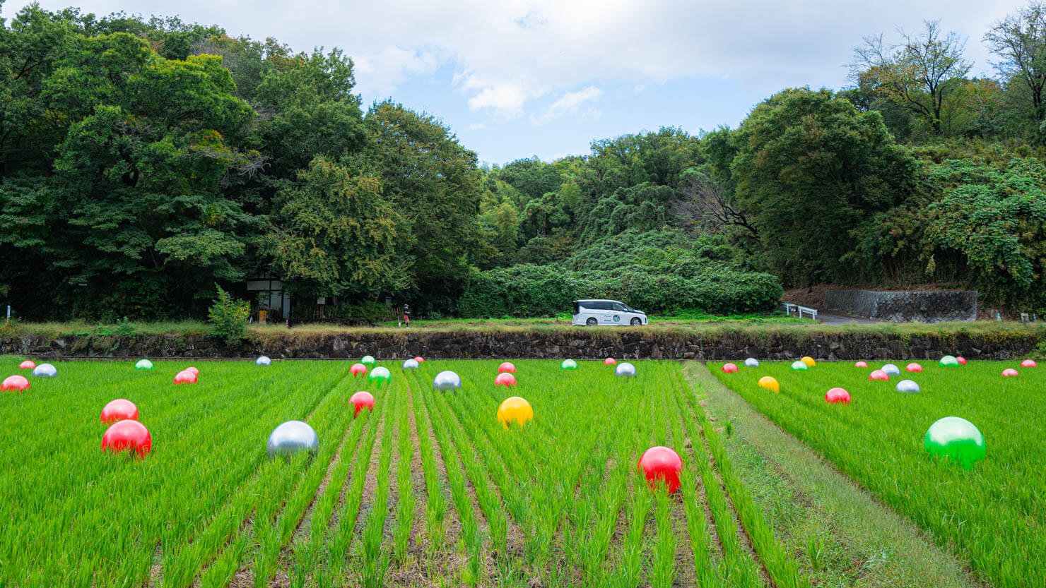 坂や丘のある町 walk along